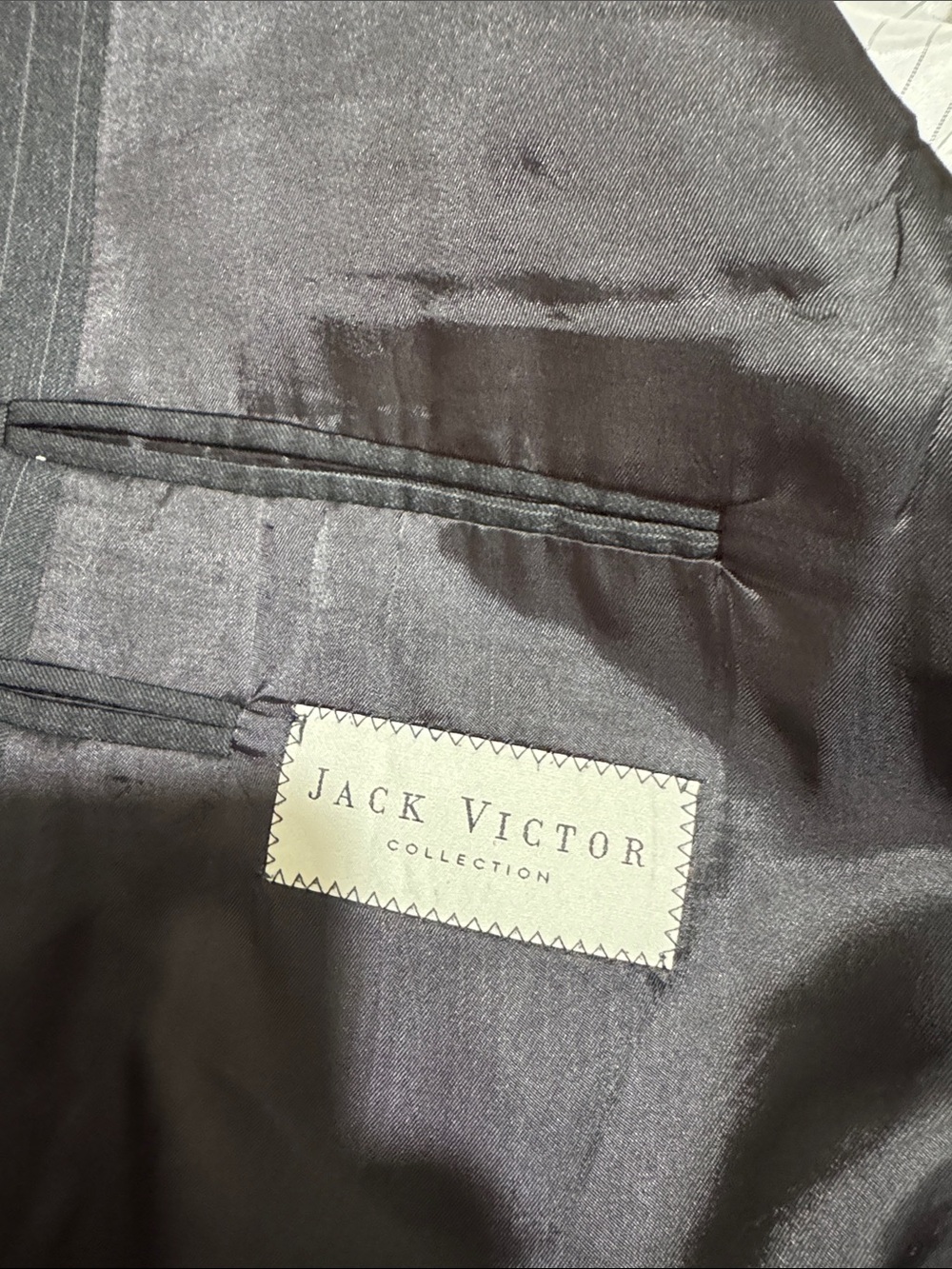 Jack Victor mens 52L grey pinstripe 2-button 100% wool suit w/ trousers EUC - Picture 5 of 8